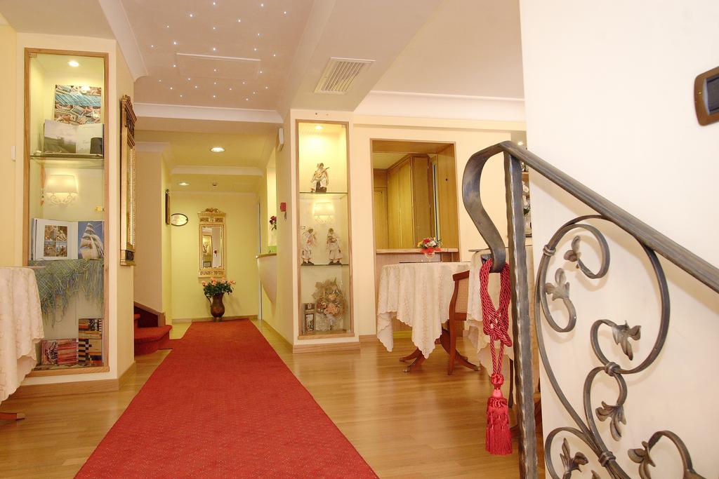 Hotel Castel Gandolfo Luaran gambar