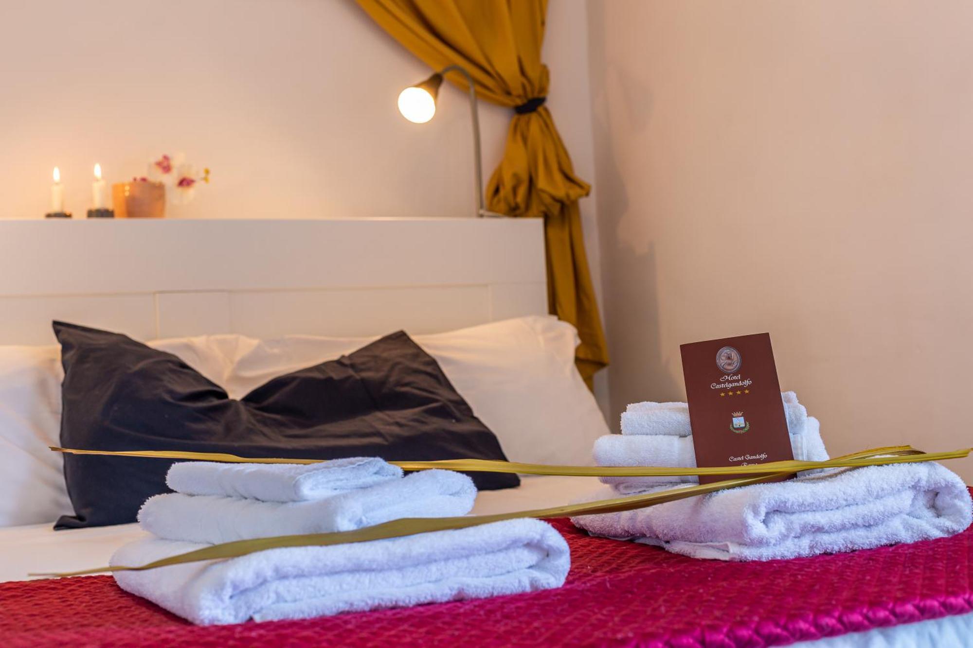 Hotel Castel Gandolfo Bilik gambar