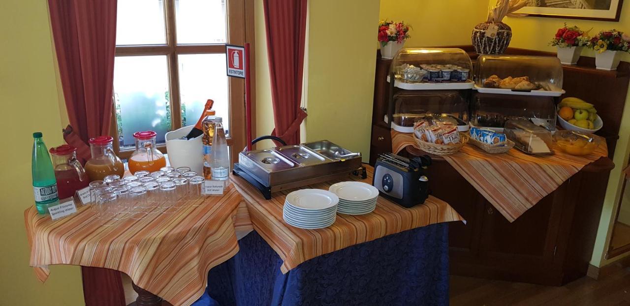 Hotel Castel Gandolfo Luaran gambar
